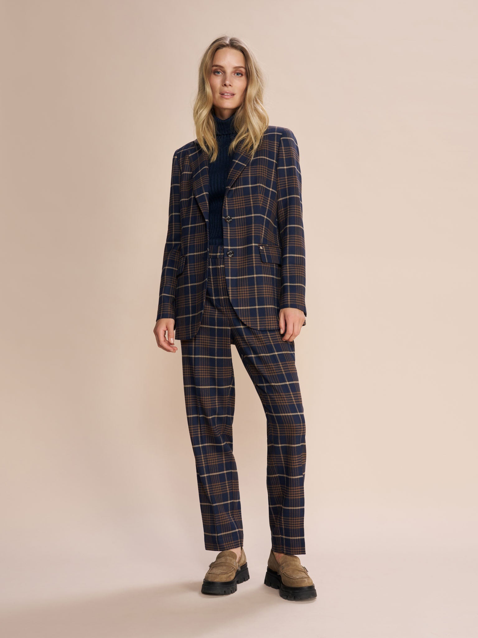 Modelshot / Pageant Blue / Detail